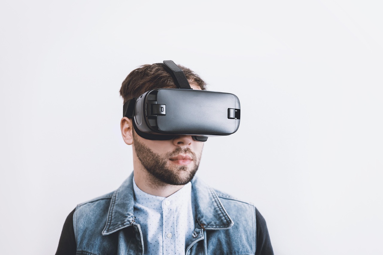 VR最新成果重塑现实体验，前沿科技突破